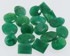 Huge 247ct 16 piece Emerald parcel