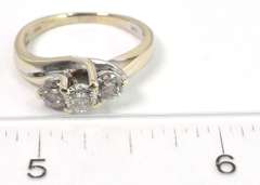 Dazzling 0.90CTW 3-Stone Diamond Ring in 14KT White Gold