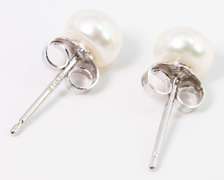 Sweet Pearl Earrings in Sterling Silver