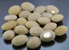 Substantial 775 carats of untreated ivory white Onyx