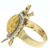 Modern and Sleek Turtle Ring With Diamonds