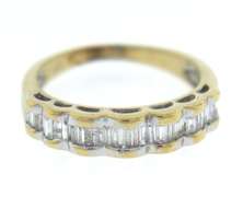 Dazzling Round Brilliant Cut Diamond w Scalloped Channel Set Shank