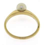 Beautiful Yellow Gold Pearl Ring