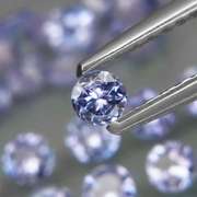 Glittering 2.85ct bright blue violet Tanzanite set