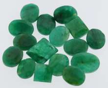 Huge 278ct 18 piece Emerald parcel