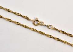 Practical Singapore Link Necklace