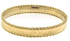 Unforgettable Yellow Gold Bangle Bracelet