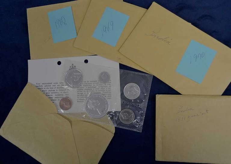1967-1971 Canadian Uncirculated Mint Sets.