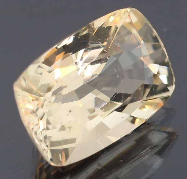 Substantial 7.89ct unheated champagne Beryl