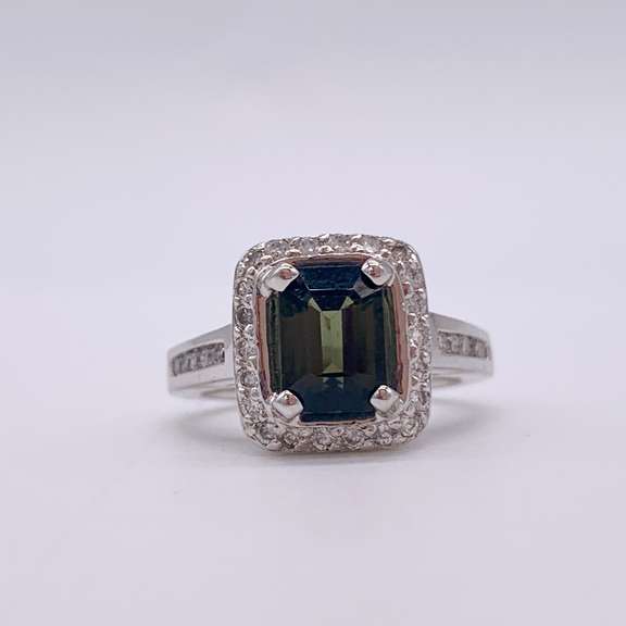 14kt Gold, Green Tourmaline, & Diamond Cocktail Ring