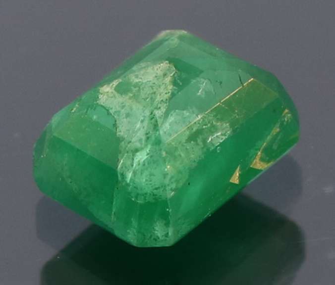 Top green! 1.84ct unheated Colombian Emerald