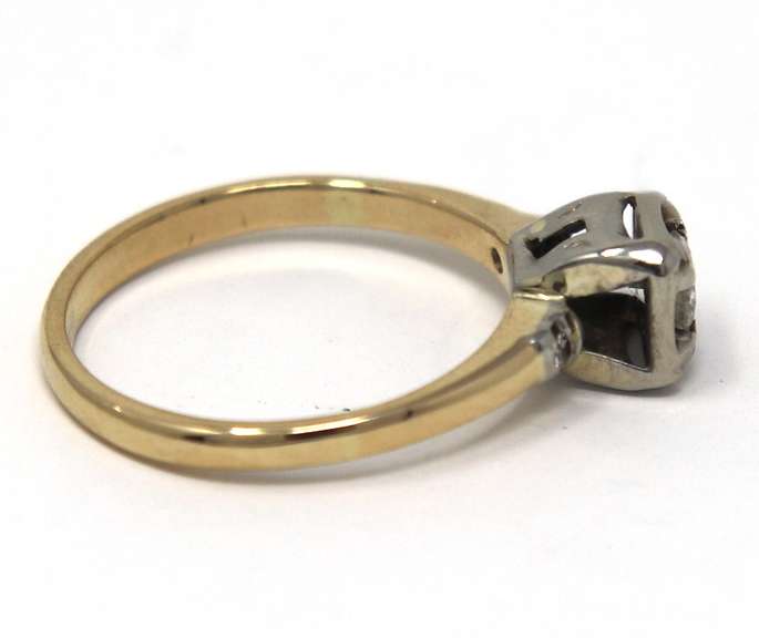 Vintage Yellow Gold Diamond Ring