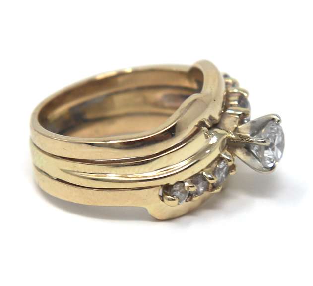 Attractive Yellow Gold Diamond Round Brilliant Cut w 3 Side Stone Ring