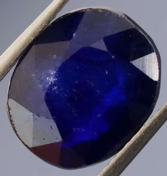 7.4ct Royal blue Sapphire from Madagascar
