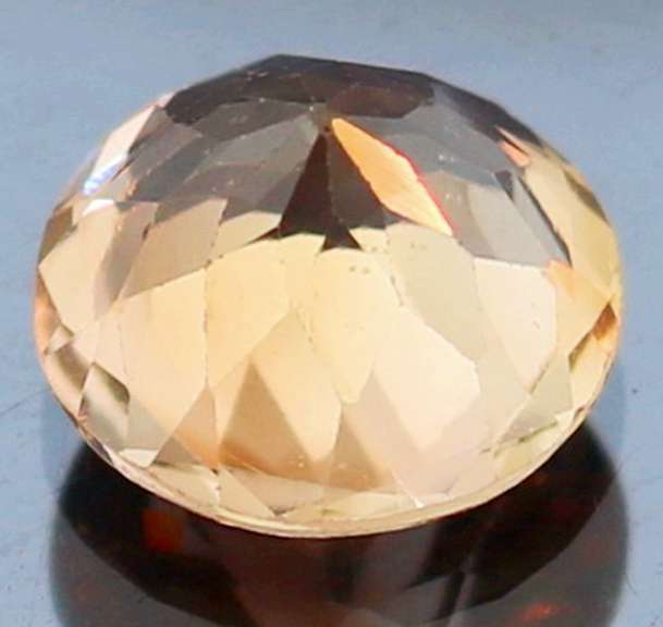 Brilliant golden 3.23ct Imperial Topaz solitaire