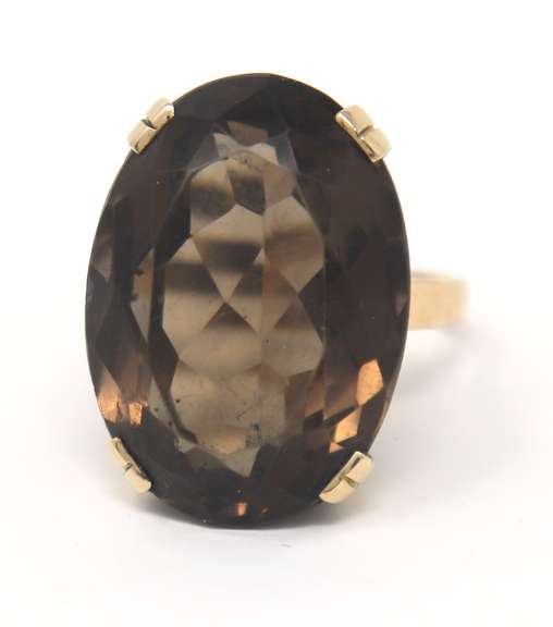 Charming Oval Shaped Cut Natural Smokey Quartz Ring