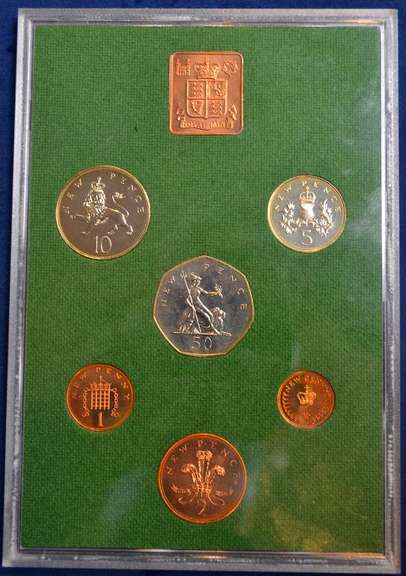 Coinage Of Great Britain And Northern Ireland 1975. Uncirculated.