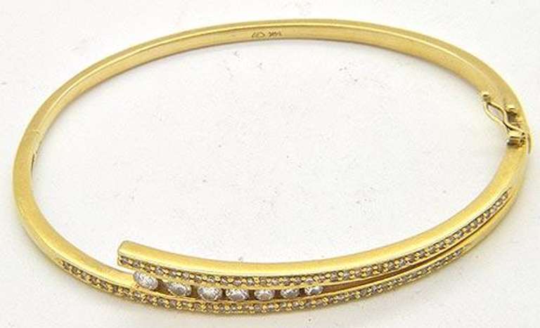 Elegant & Classy Diamond Bangle Bracelet, 14kt