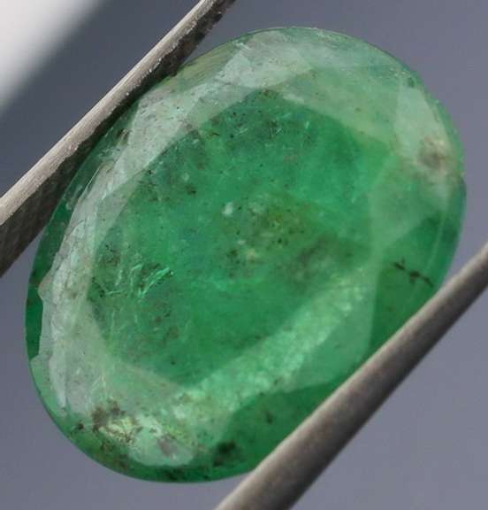 Flat cut! 6.13ct unheated Zambian Emerald