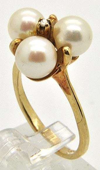 Vintage Diamond & Pearl Ring in 10kt Gold