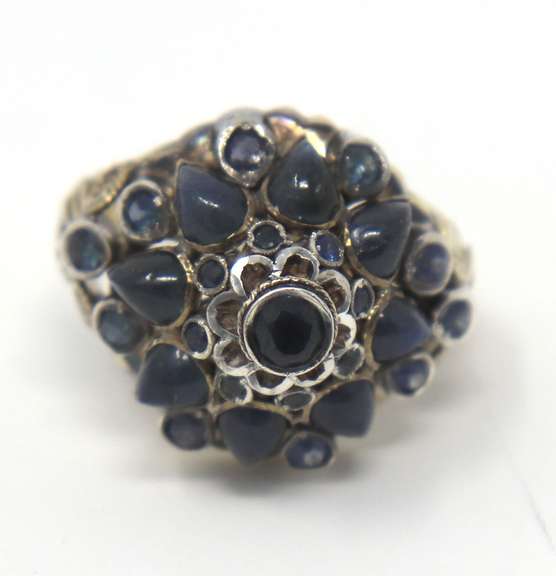 Beautiful Yellow Gold Thai Sapphire Princess Ring