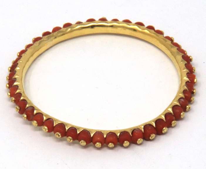 Impressive 21kt Coral Bangle Bracelet