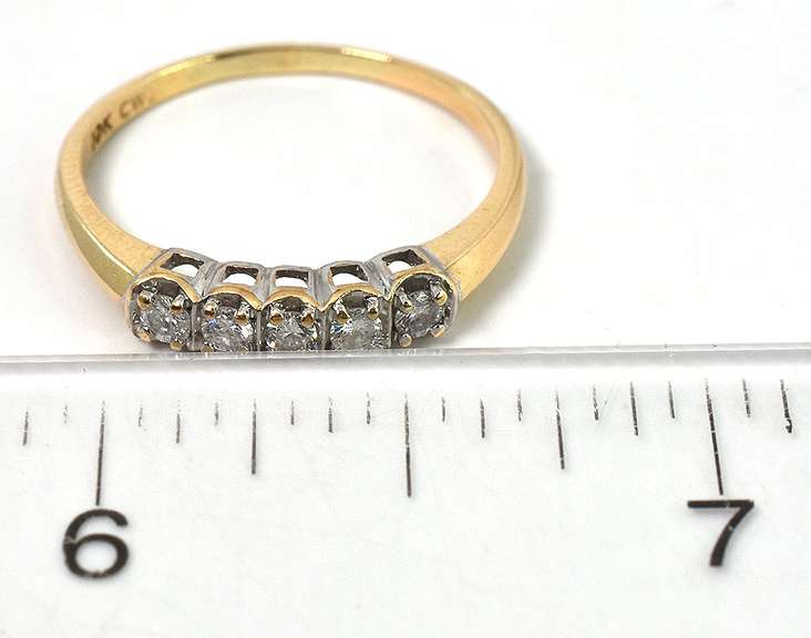Sparkling 0.24CTW Diamond Band in Yellow Gold