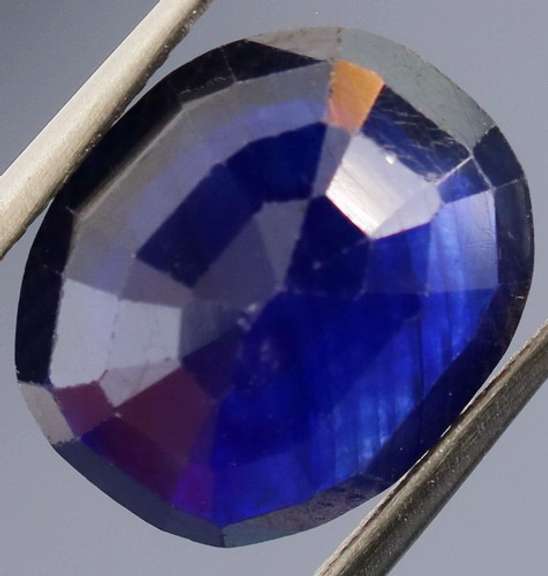 7.4ct Royal blue Sapphire from Madagascar