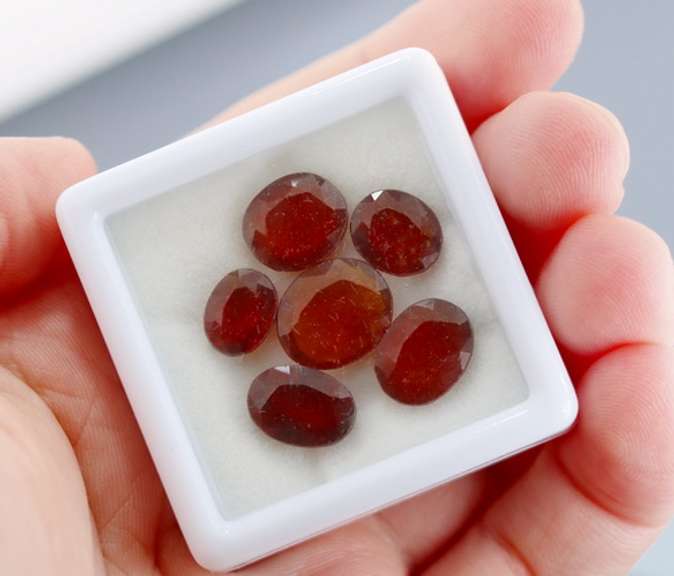 Untreated! All natural 24.49ct Hessonite Garnet set