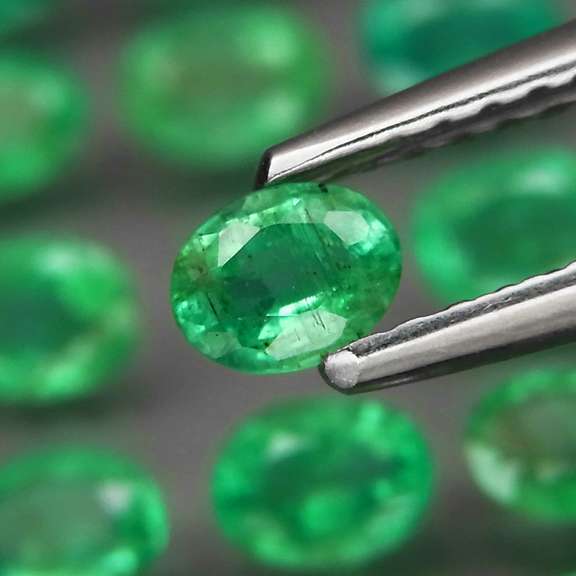 Top emerald green 4.25ct 25pc emerald set