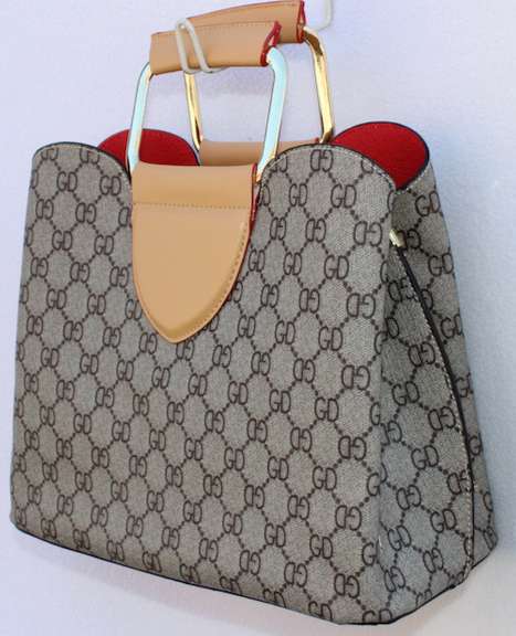 Designer Style 100% Fine leather Bag