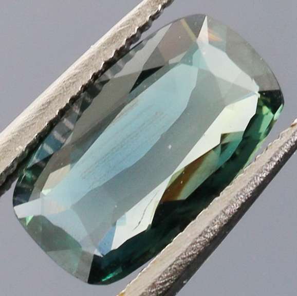 Beautiful 1.03ct blue Sapphire from Mozambique