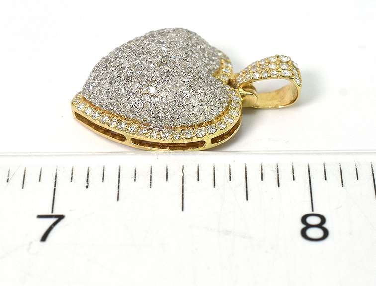 Pave Diamond Heart Pendant in Gold