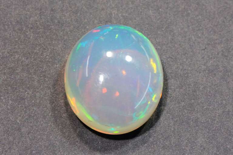 Bright Natual Opal - 7.30 cts.