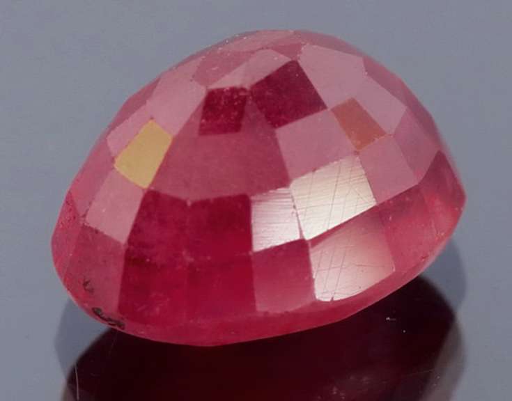 Glistening violet red 9.59ct Ruby