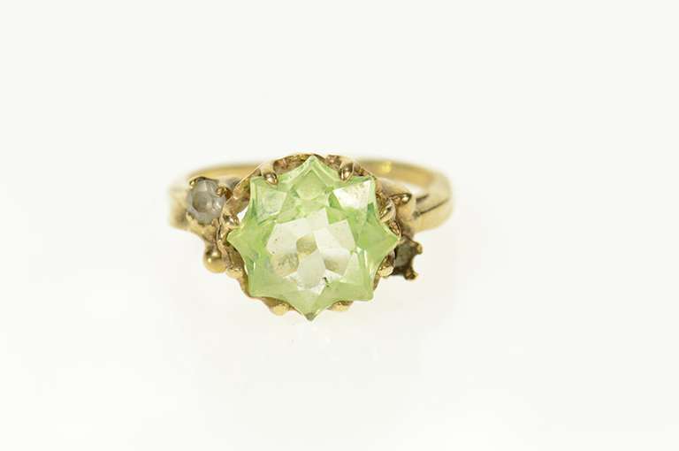 10K Yellow Gold 1940's Lime Quartz Star Rhinestone Accent Ring