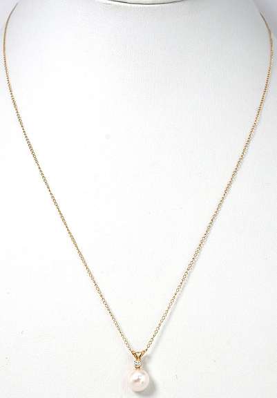 Endearing Pearl Necklace in 14KT Yellow Gold