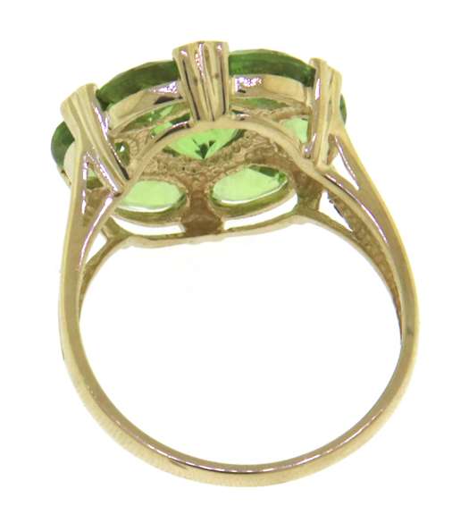 Charming Yellow Gold Peridot Circle Cluster Ring