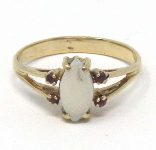 Beautiful Yellow Gold Marquise Opal Ring