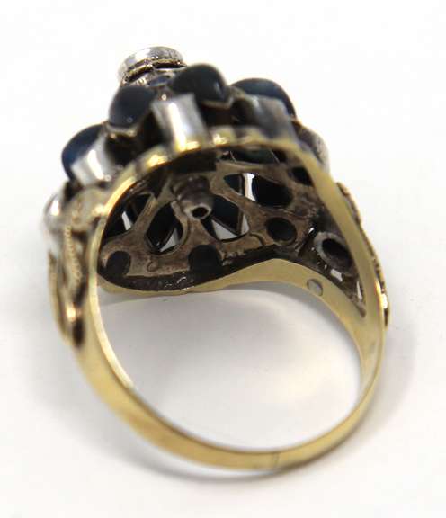 Beautiful Yellow Gold Thai Sapphire Princess Ring