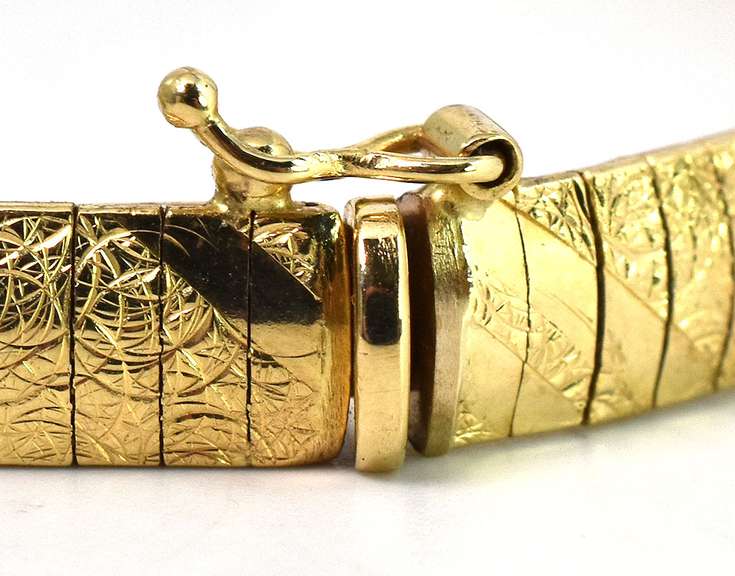 Classy Carved Bracelet in 14KT Yellow Gold