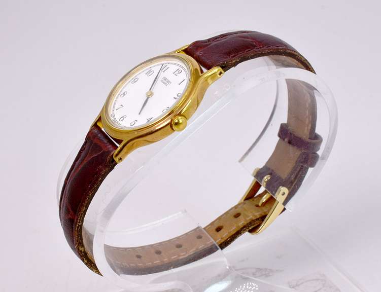 Seiko Vintage Ladies, White Dial. Pre-Owned.