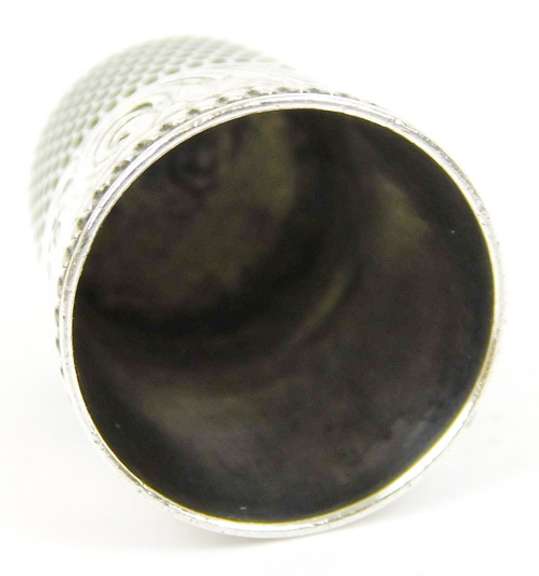 Antique Sterling Daisy & Scrolls Thimble