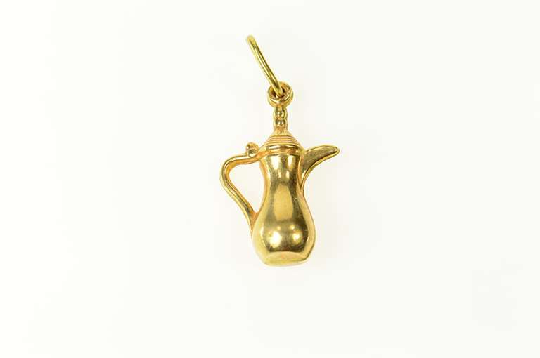 18K Yellow Gold 3D Vase Pitcher Jug Urn Charm/Pendant