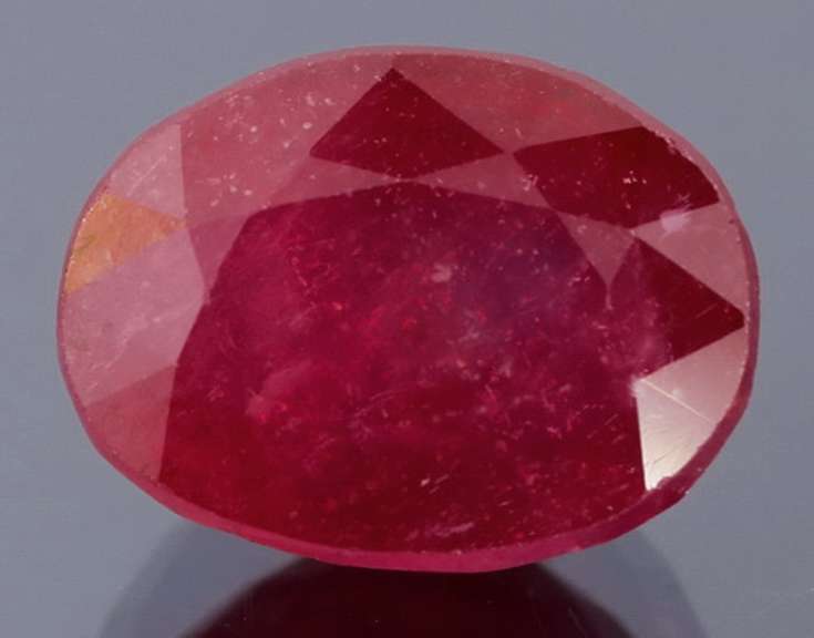 Glistening violet red 9.59ct Ruby