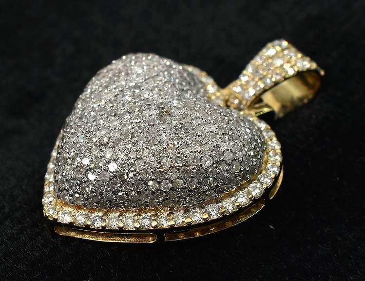 Pave Diamond Heart Pendant in Gold