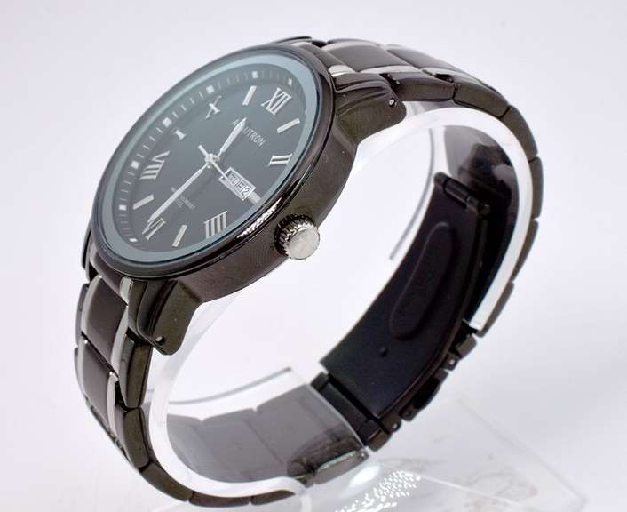 Armitron Steel Mens, Pre-Owned.