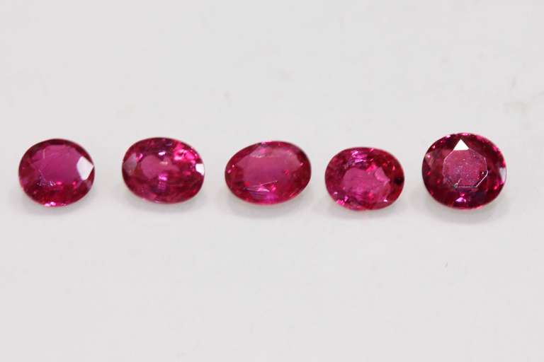 Sparkling Ruby Lot of 5