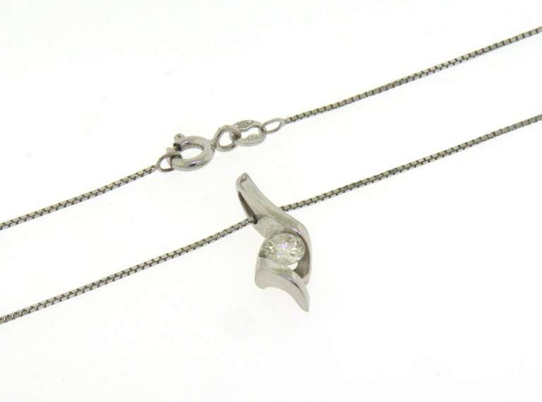 Attractive White Gold Diamond Pendant on Chain