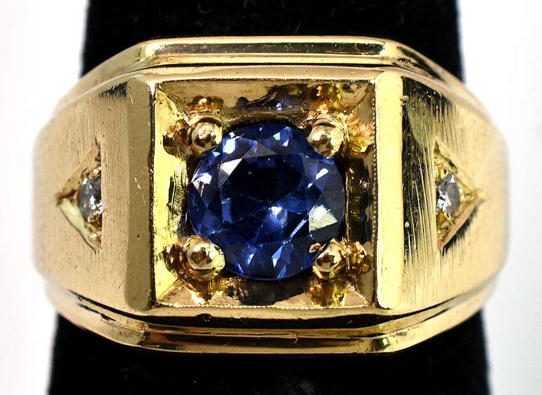 Awesome 0.97CT Sapphire Ring in 14KT Yellow Gold